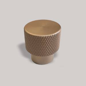 Buton mobilier cilindric Ergo, striat, metalic, finisaj maro