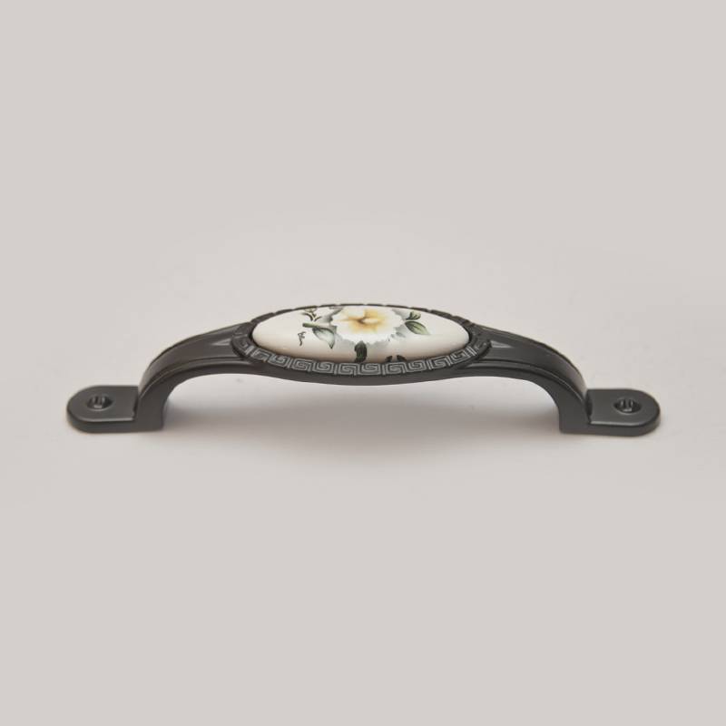 Maner mobilier clasic CS8932, 96mm interaxa, metalic, finisaj negru-ceramica-floare pentru casa si proiecte eficiente
