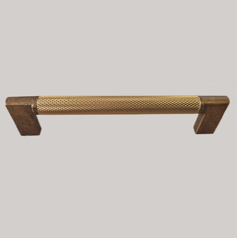 Maner K8845, interaxa 128 mm, finisaj alamit antichizat pentru casa si proiecte eficiente