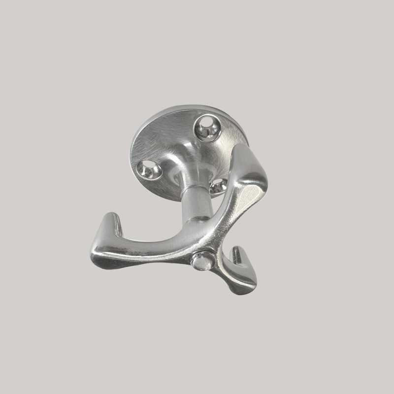 Cuier rotativ DH711, 3 agatatori, finisaj inox pentru casa si proiecte eficiente