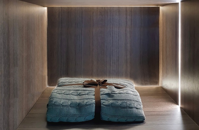 Banda led flexibila Häfele 3057 24V, 9.6W, LR 4000K, 3 metri 2